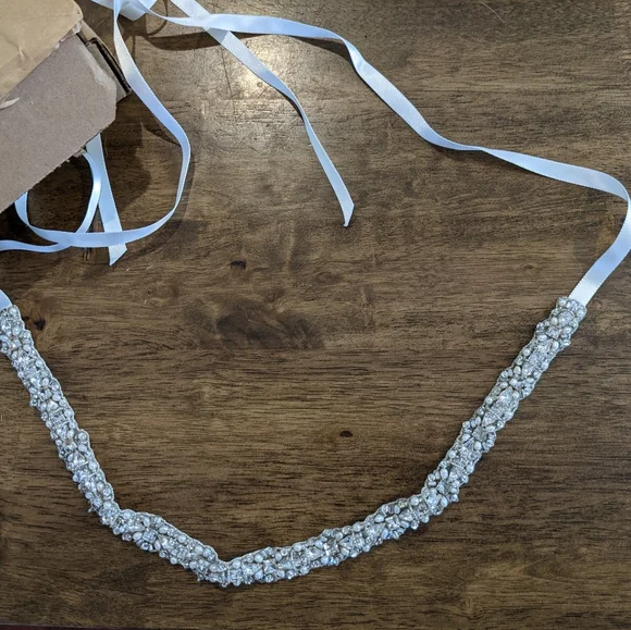 BHLDN Floral Embellished Belt in Silver and Cream - Picture 2 of 2